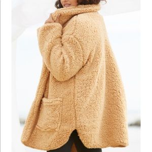 Unveil Notch Teddy Coat